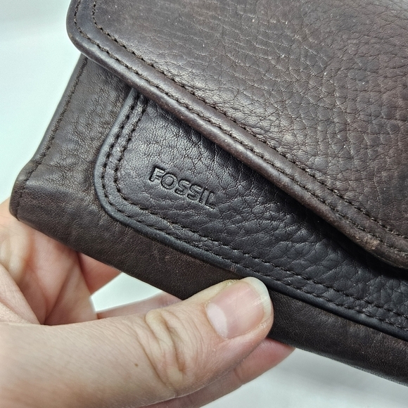 Fossil dark brown east west leather wallet - Picture 4 of 11